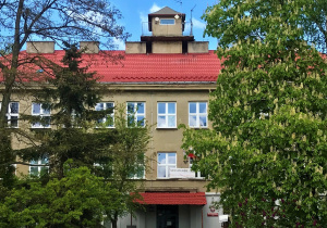 front budynku szkoły