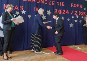 Wręczanie nagród przez Dyrekcję