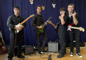 Zespół gitarzystów