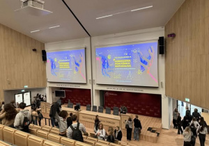 Aula PŁ wraz z ucznaimi