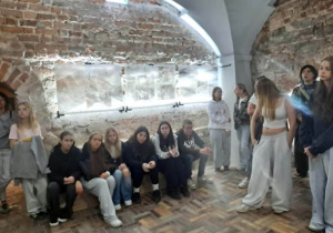 Uczniowie w muzeum